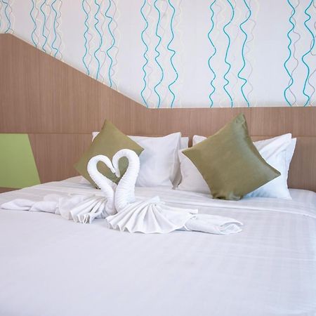42C The Chic Hotel Nakhon Sawan Eksteriør bilde