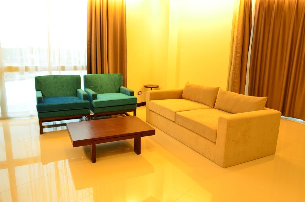 42C The Chic Hotel Nakhon Sawan Eksteriør bilde
