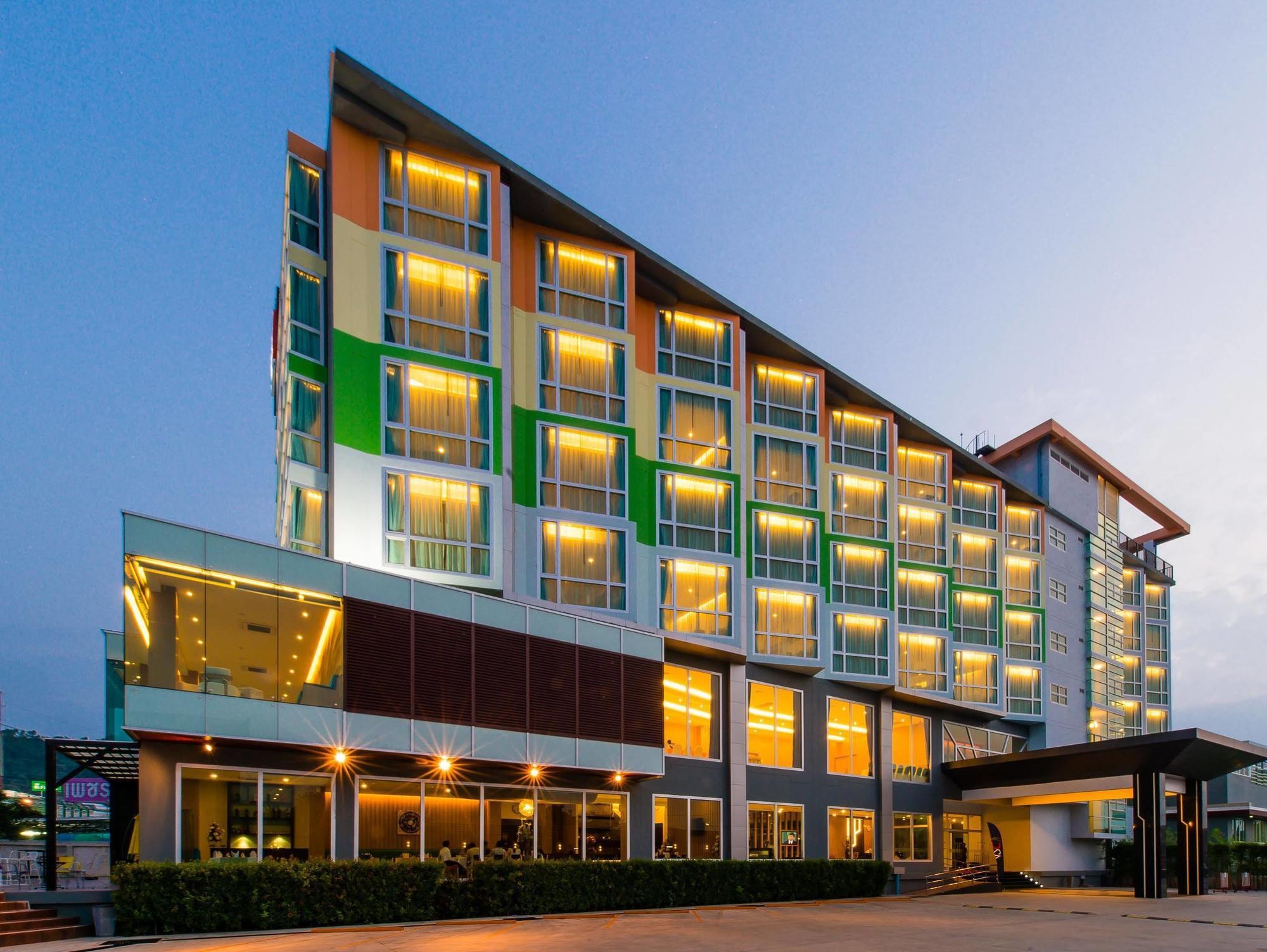 42C The Chic Hotel Nakhon Sawan Eksteriør bilde