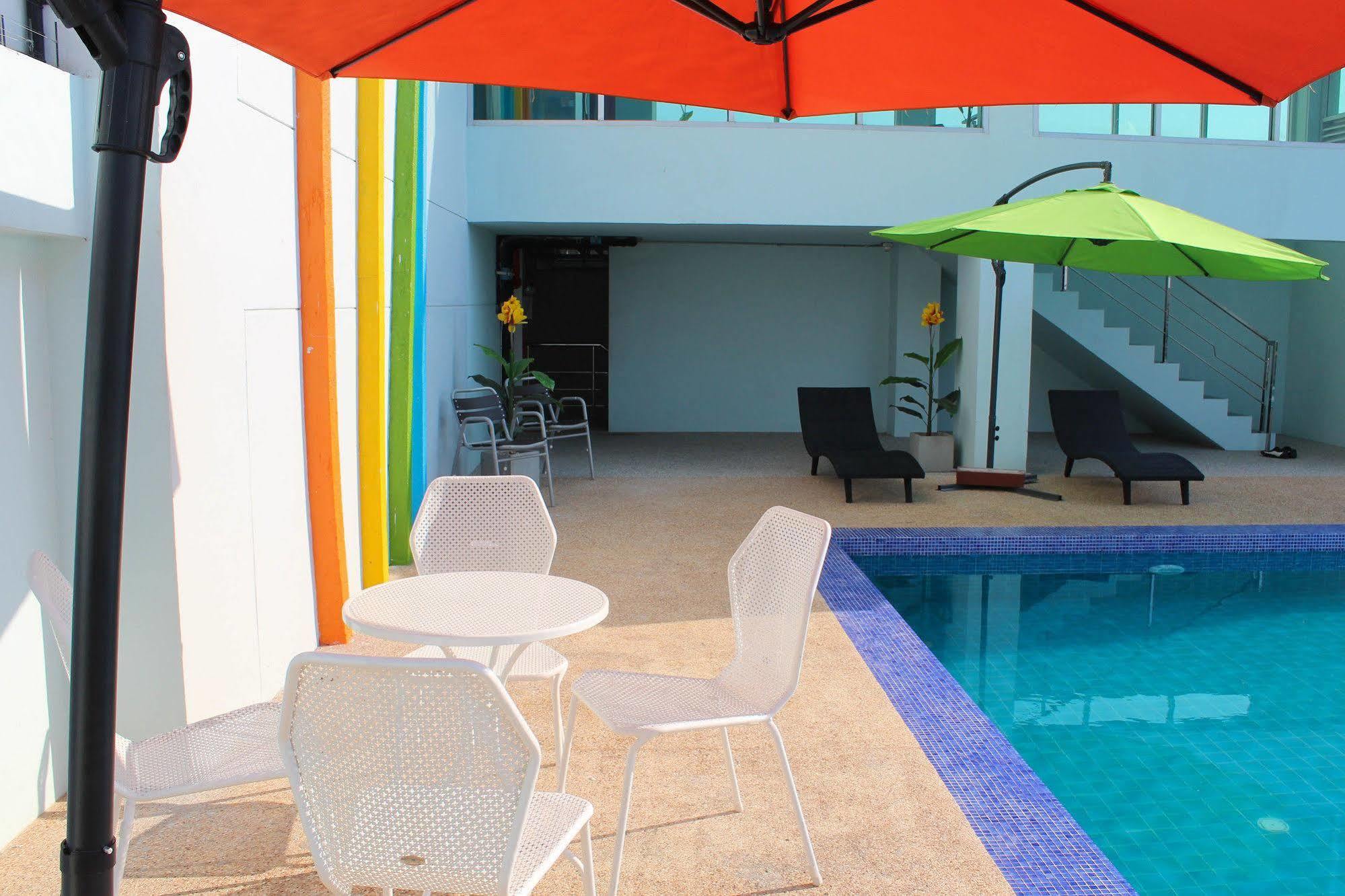 42C The Chic Hotel Nakhon Sawan Eksteriør bilde