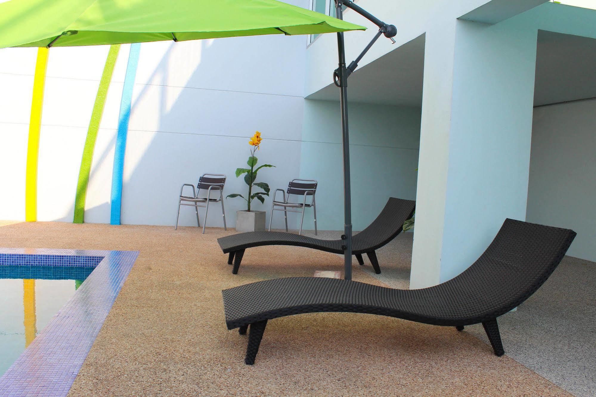 42C The Chic Hotel Nakhon Sawan Eksteriør bilde
