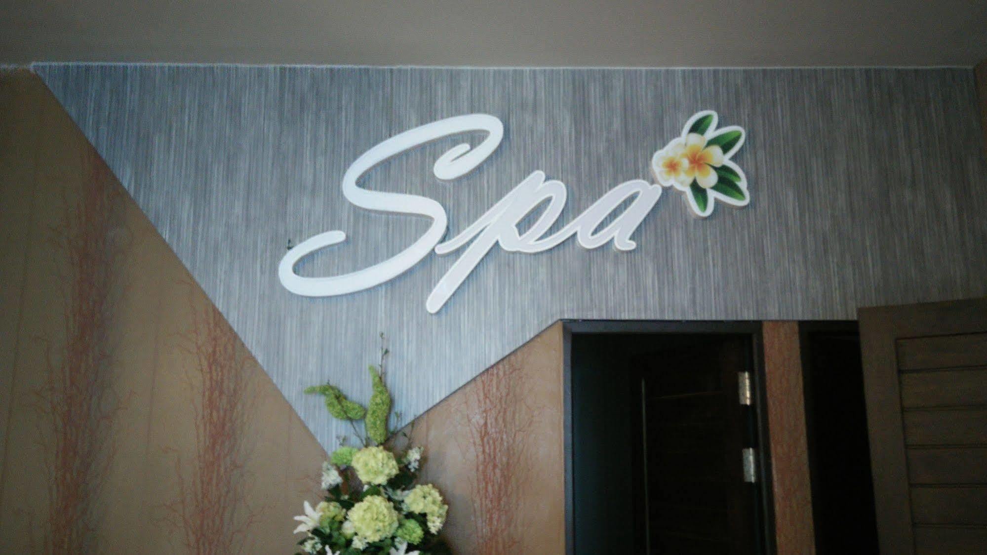 42C The Chic Hotel Nakhon Sawan Eksteriør bilde